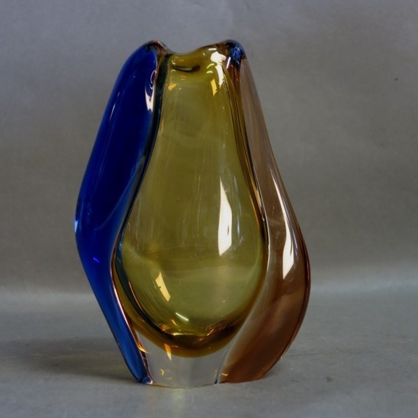 Beautyful glass vase. Hana...