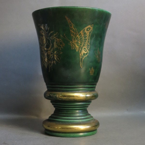 Art Nouveau ceramic vase....