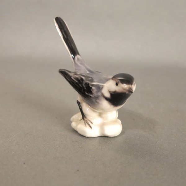 Porcelain figure wagtail by...