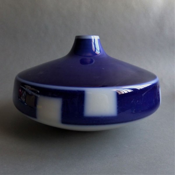 Porcelain vase by Trude...