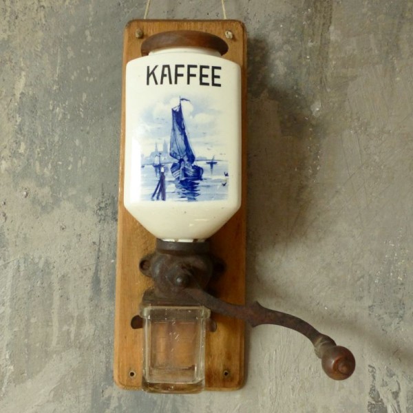 Antike Kaffee Wandmühle....