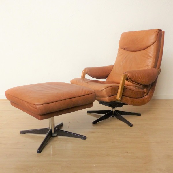 Mid-Century Lounge Chair &...